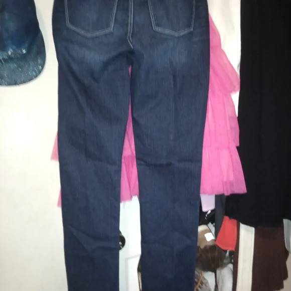 Apt 9 Straight Leg Med/Darkish  Blue Women's Jeans Length 32in - Picture 3 of 4